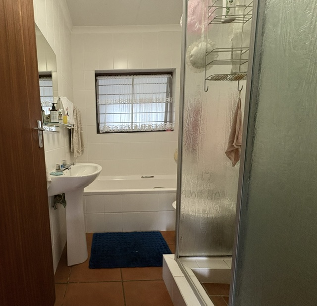 2 Bedroom Property for Sale in Sandbaai Western Cape